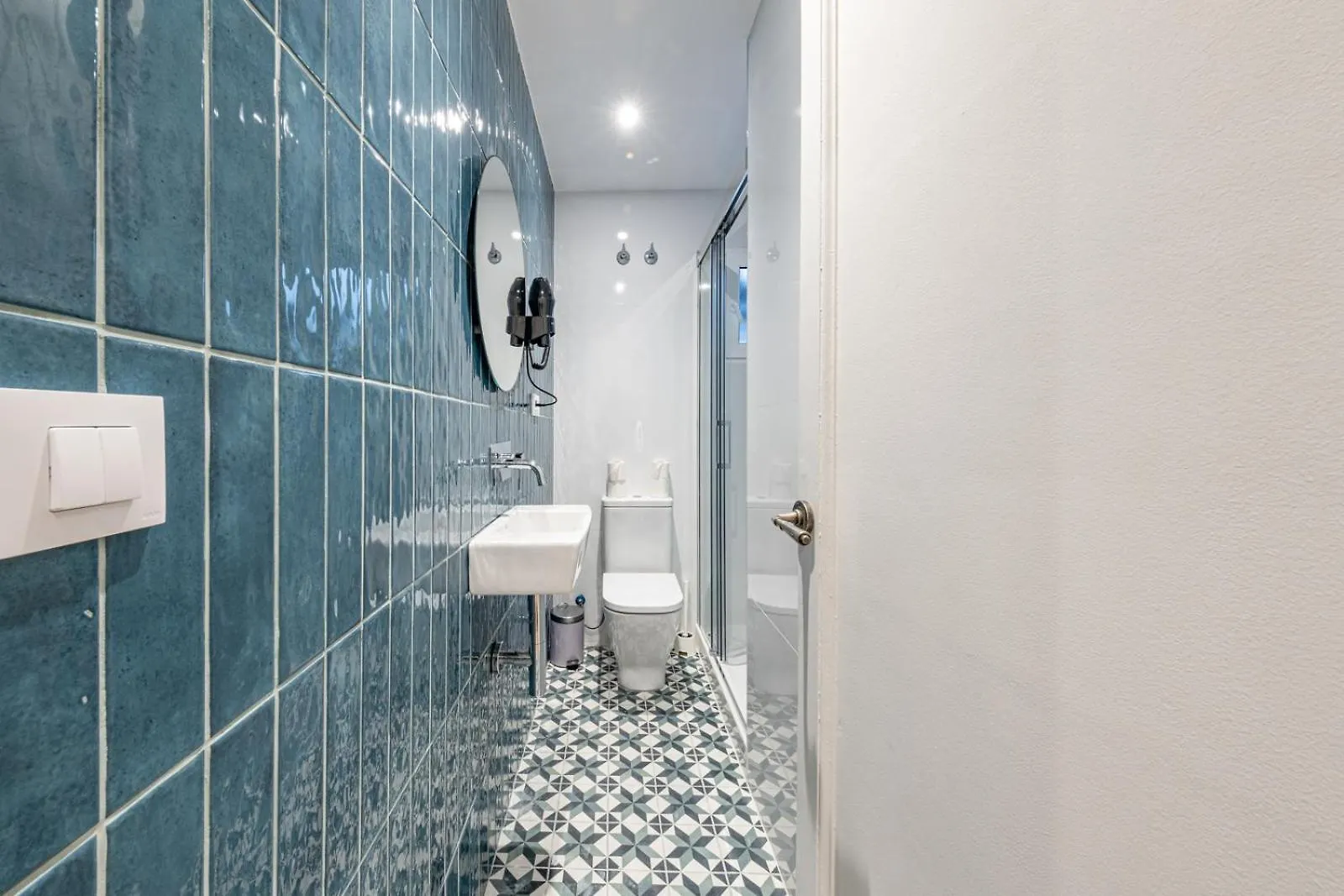 Bebarceloner Eixample Apartments- 4 Bedrooms Apartment