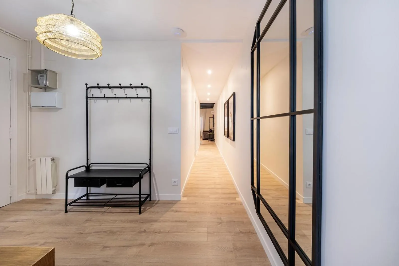 Apartment Bebarceloner Eixample Apartments- 4 Bedrooms