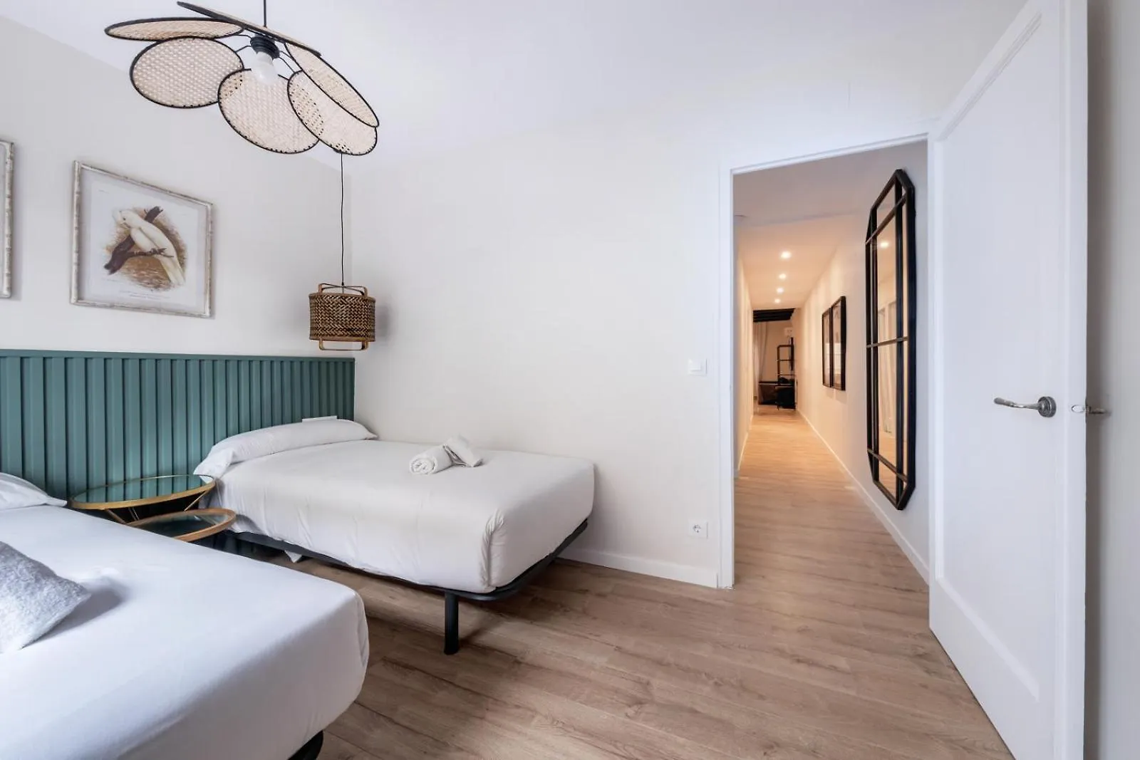Bebarceloner Eixample Apartments- 4 Bedrooms Barcelona